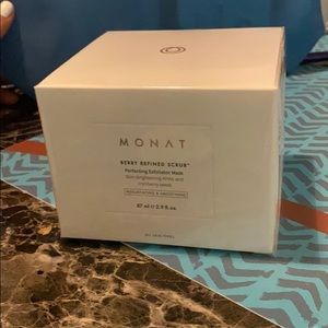 Monat berry refined scrub